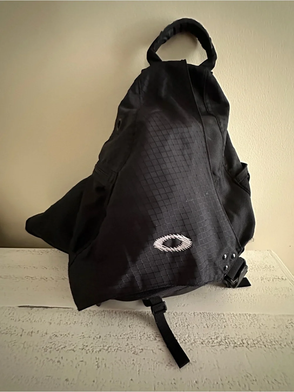 Oakley Sandbag Sling Backpack Bag Black Software Vintage 90s-00s Y2K